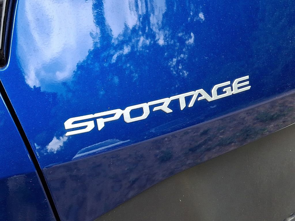Used 2024 Kia Sportage EX AWD/4WD image 9