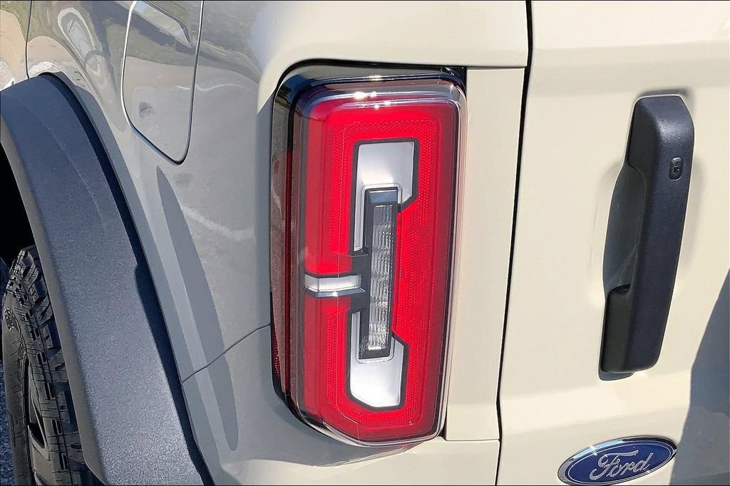 Used 2025 Ford Bronco Outer Banks AWD/4WD image 25