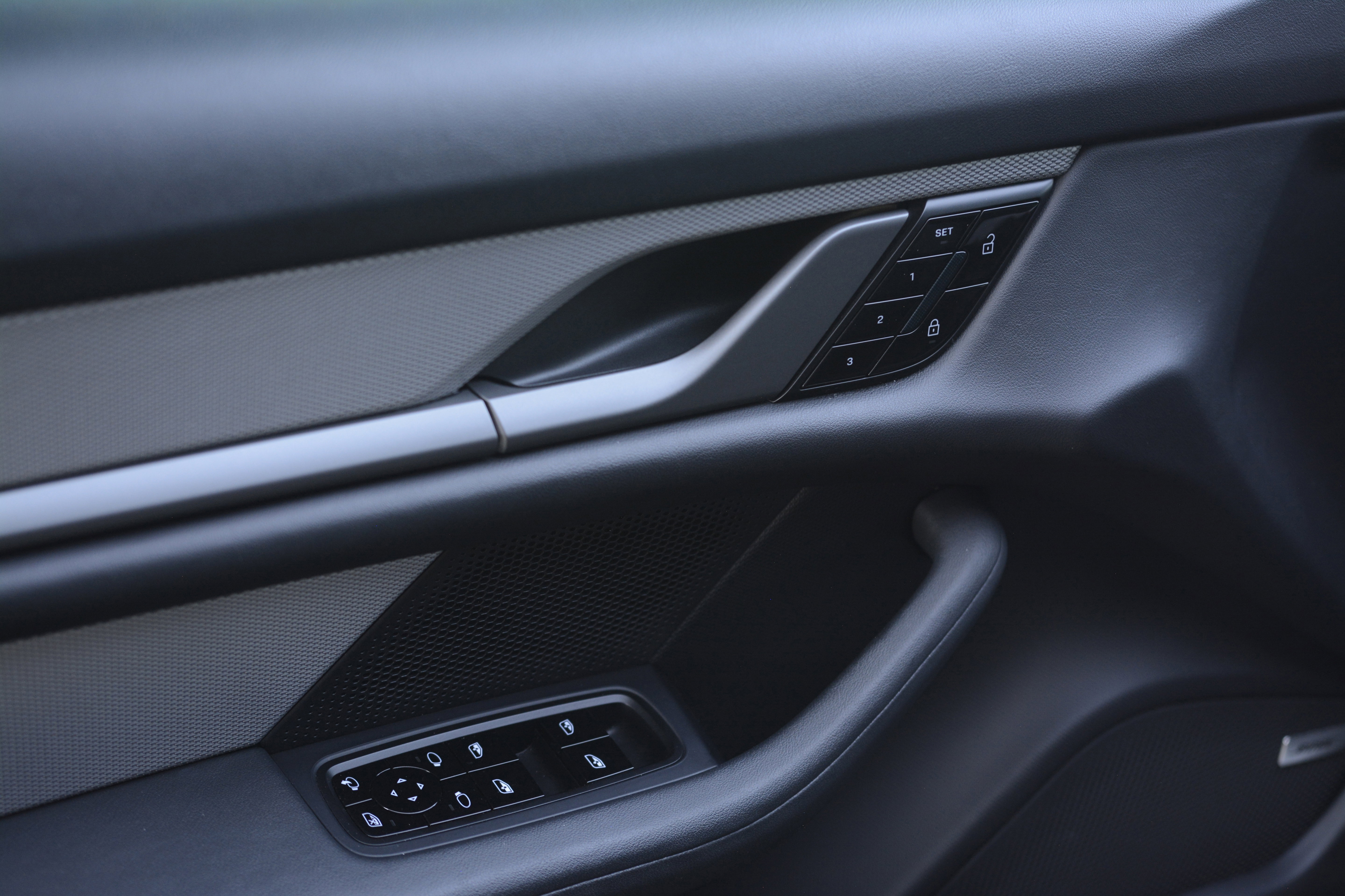 Certified 2020 Porsche Taycan 4S AWD/4WD image 14