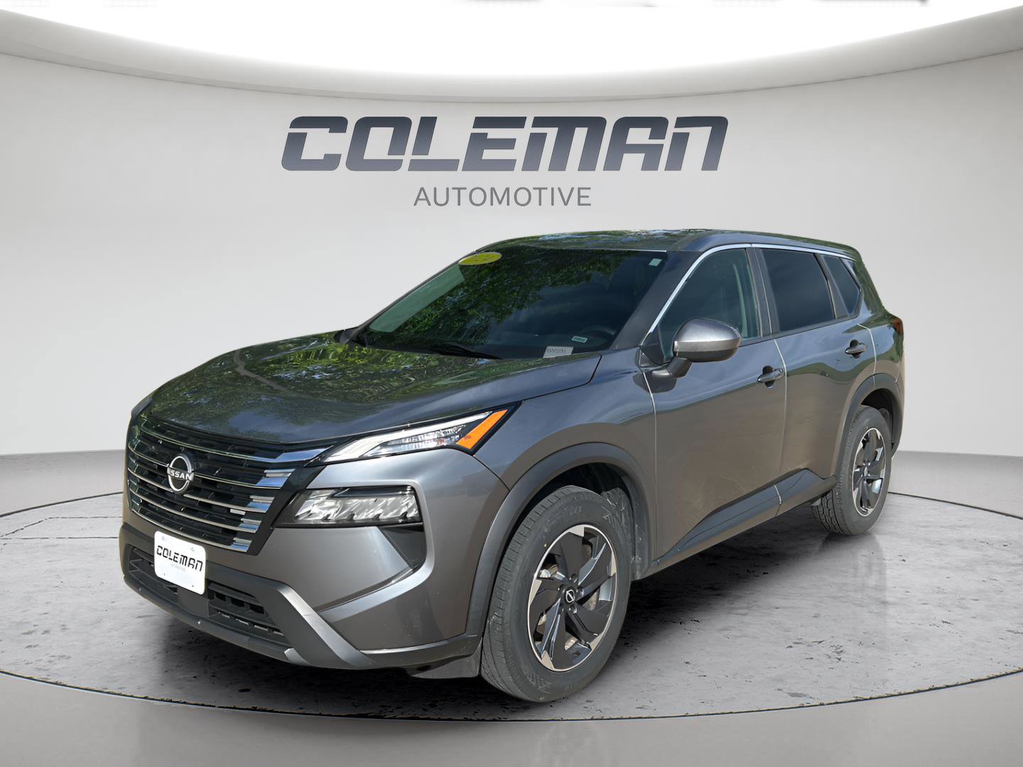 Used 2024 Nissan Rogue SV FWD image 1