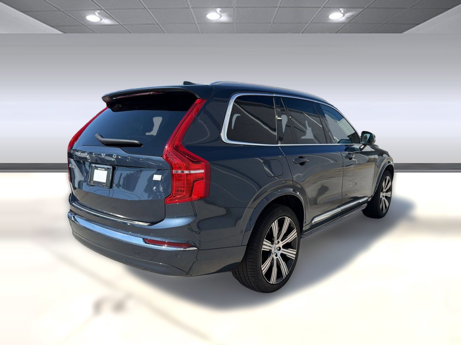 Certified 2024 Volvo XC90 T8 Plus w/ Protection Package Premier AWD/4WD image 9