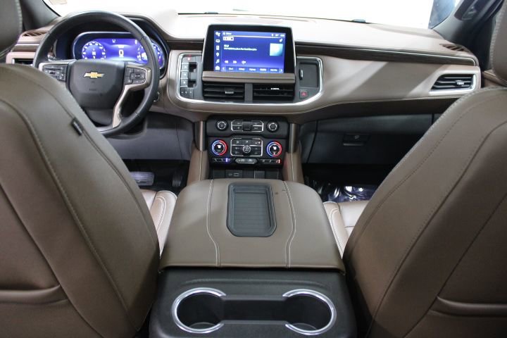 Used 2023 Chevrolet Suburban High Country image 32