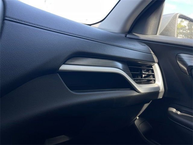 Used 2024 GMC Terrain SLT image 18