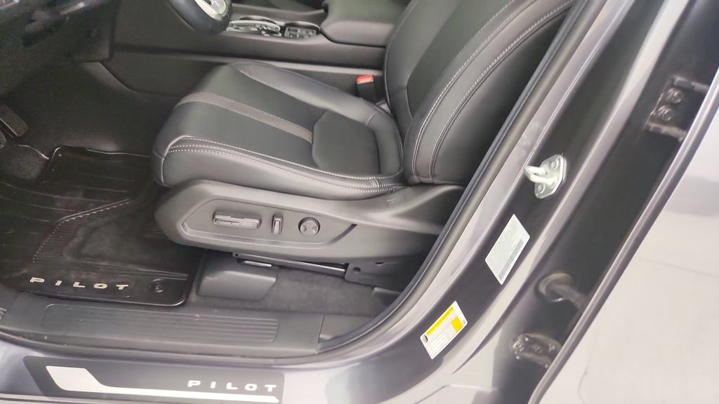 Used 2025 Honda Pilot EX-L image 15