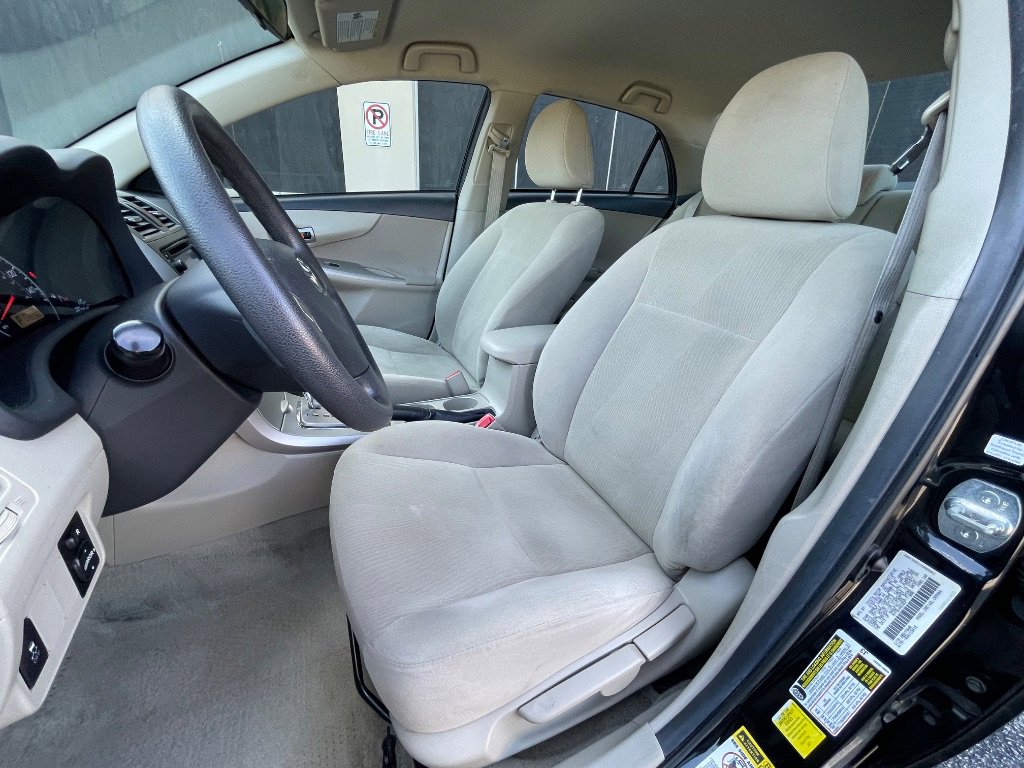 Used 2013 Toyota Corolla LE image 30