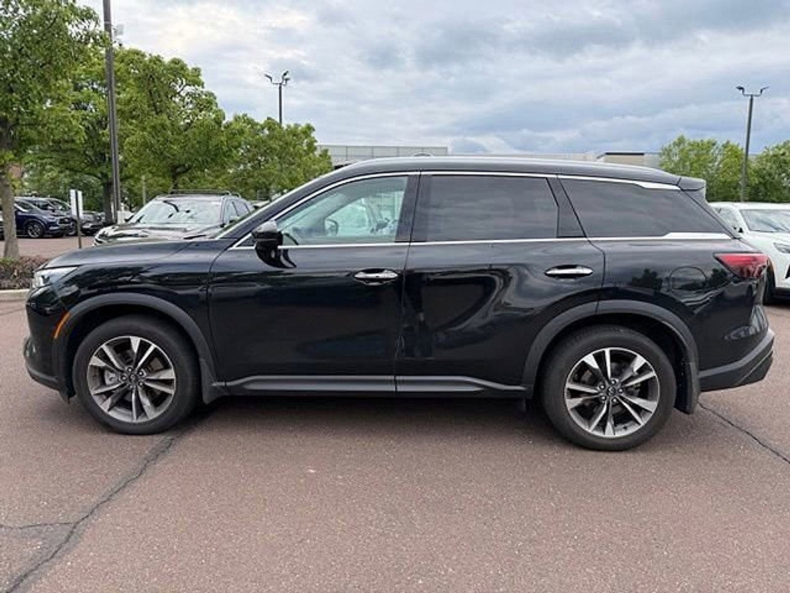 Certified 2025 INFINITI QX60 Luxe AWD/4WD image 4