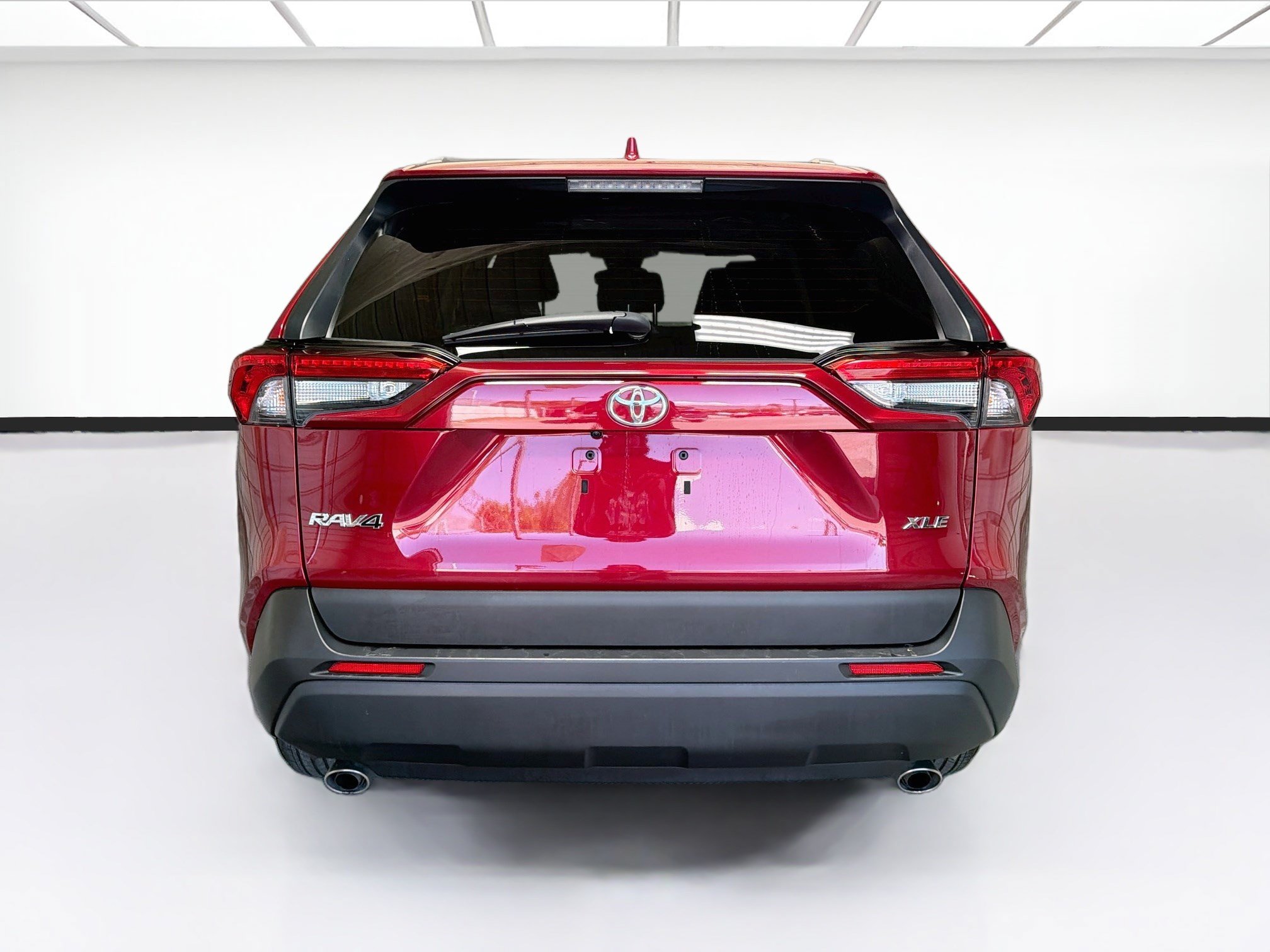 Used 2025 Toyota RAV4 XLE FWD image 5