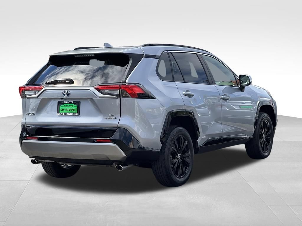 Used 2023 Toyota RAV4 SE w/ Convenience Package AWD/4WD image 5