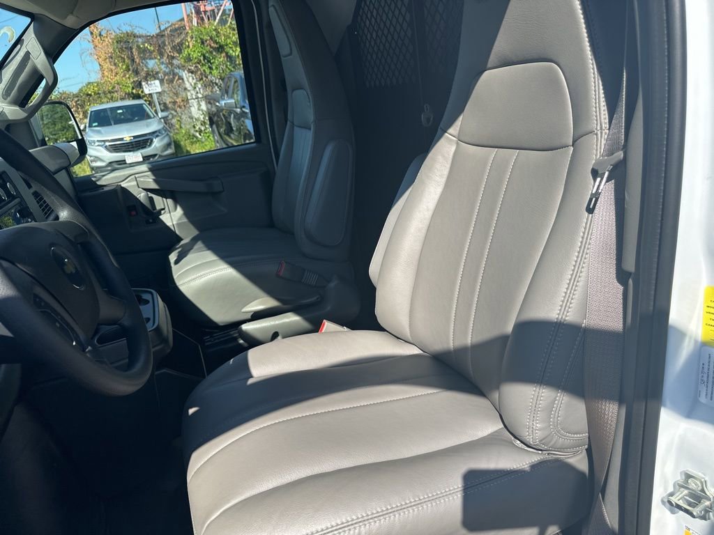 New 2025 Chevrolet Express 2500 w/ Communications Package image 9