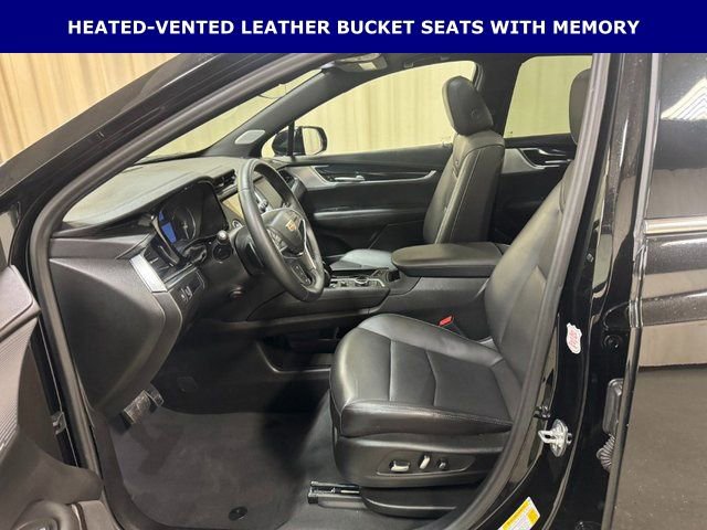 Used 2025 Cadillac XT5 Premium Luxury image 12