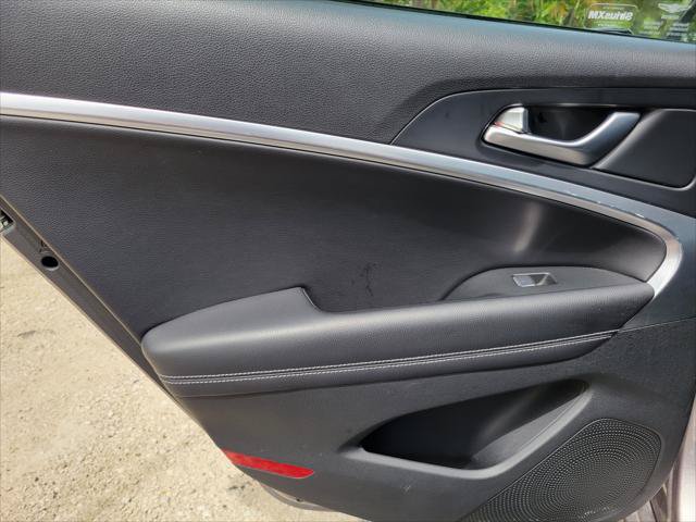 Used 2025 Genesis G70 2.5T AWD/4WD image 17