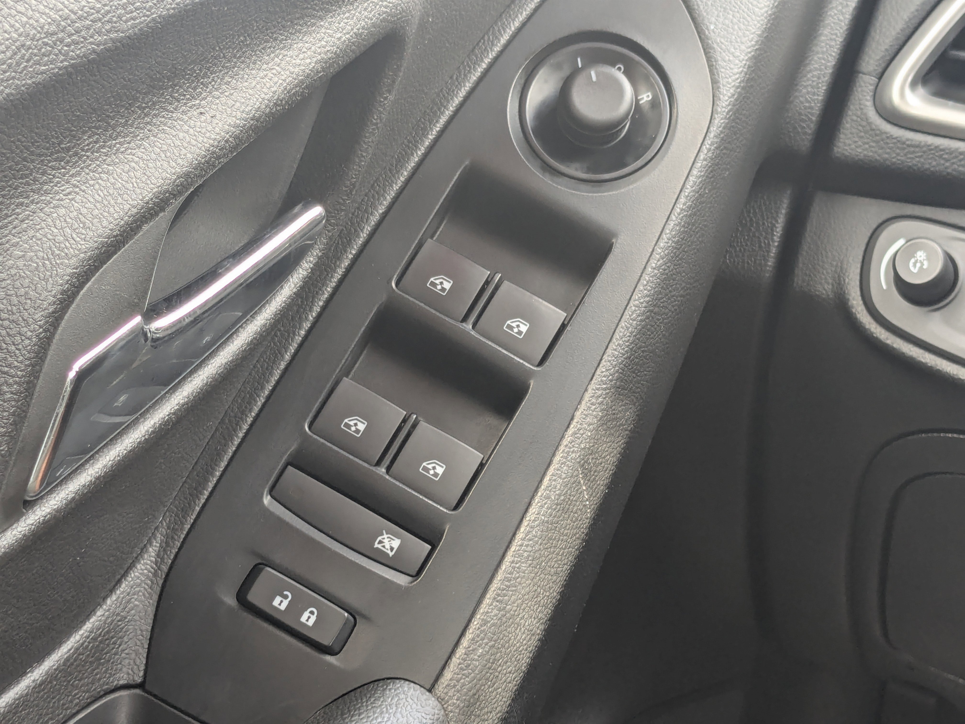 Used 2022 Chevrolet Trax LS w/ Tint and Cruise Package image 25