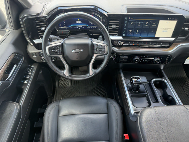 Used 2023 Chevrolet Silverado 1500 LT Trail Boss w/ LT Trail Boss Premium Package AWD/4WD image 16