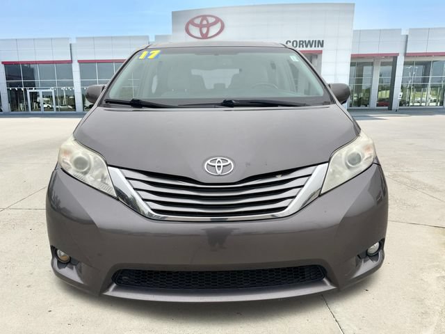 Used 2017 Toyota Sienna XLE FWD image 8
