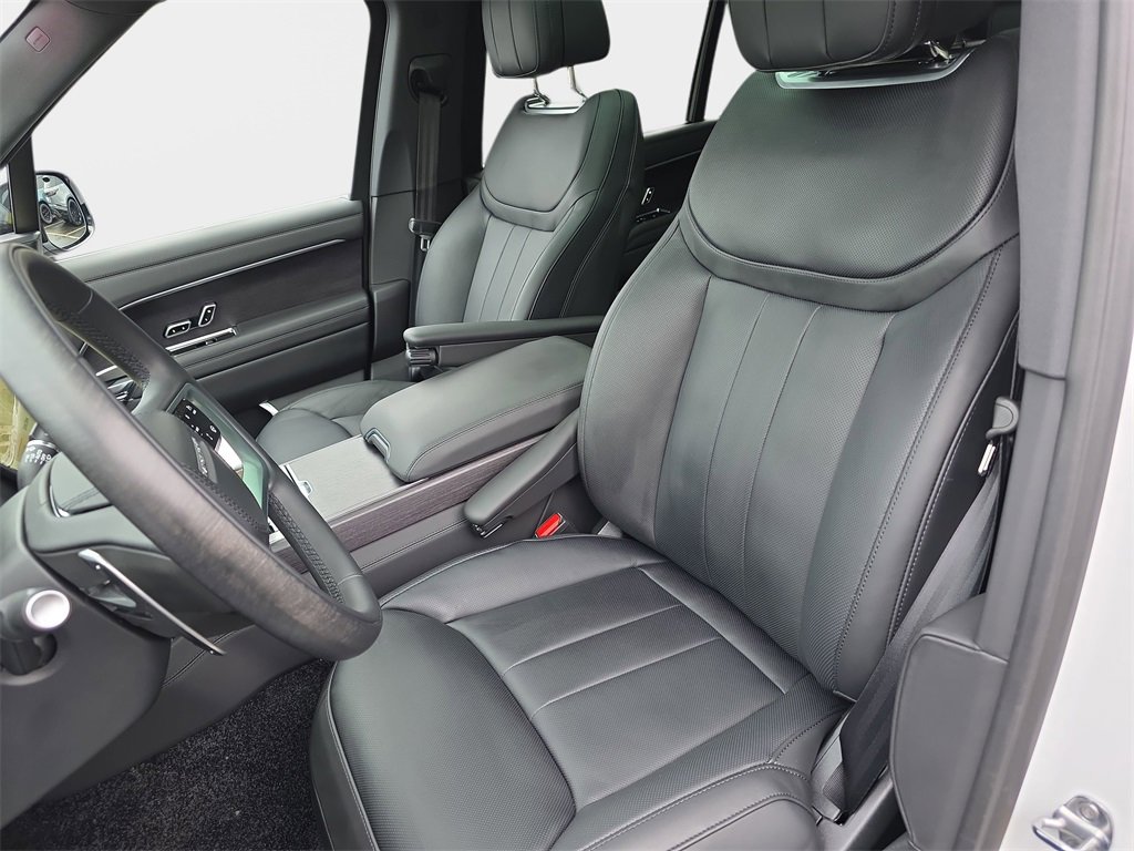 New 2025 Land Rover Range Rover Long Wheelbase SE image 15