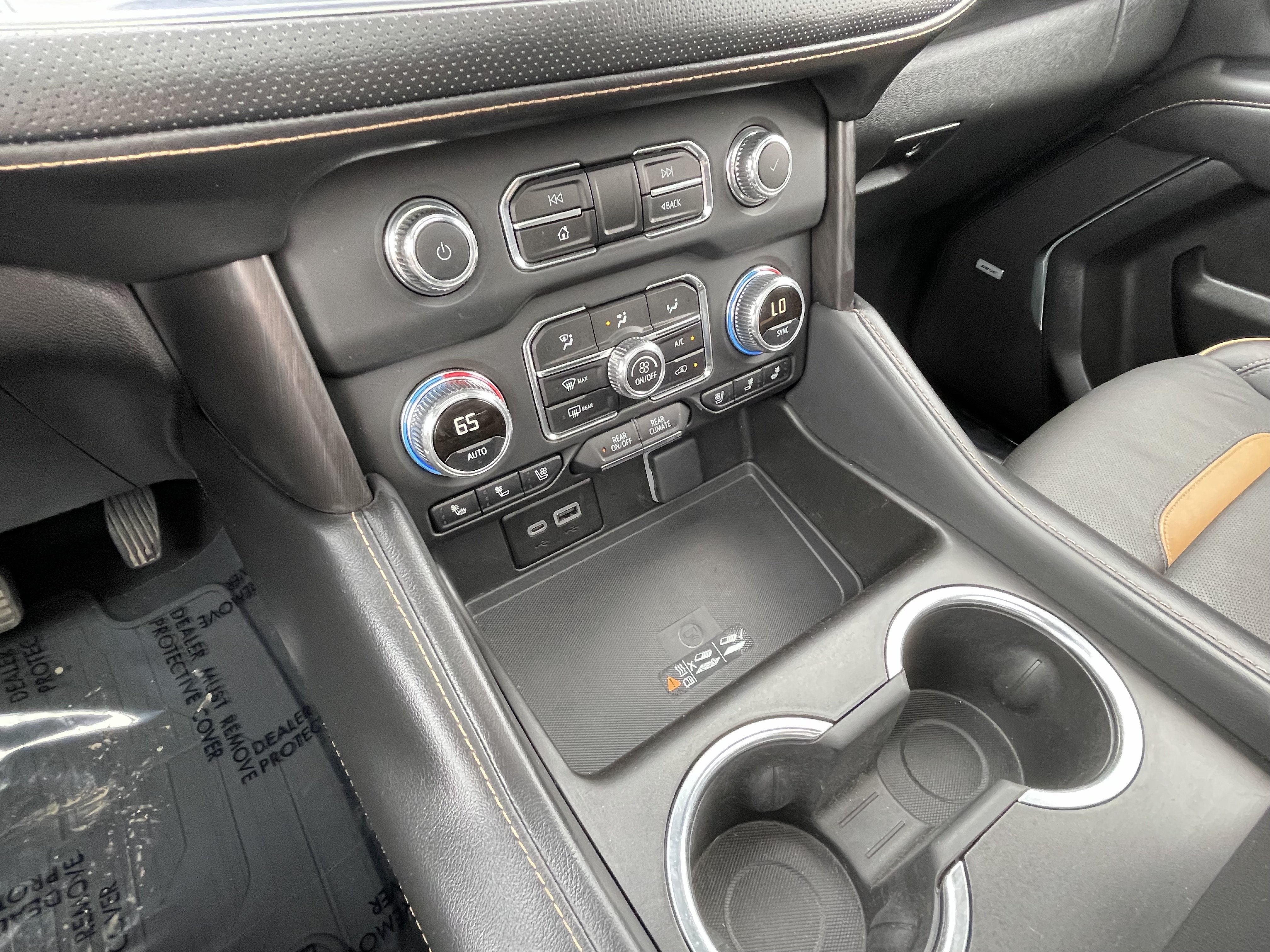 Certified 2024 GMC Yukon AT4 w/ Technology Package AWD/4WD image 37