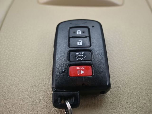 Used 2019 Toyota Highlander Limited image 19