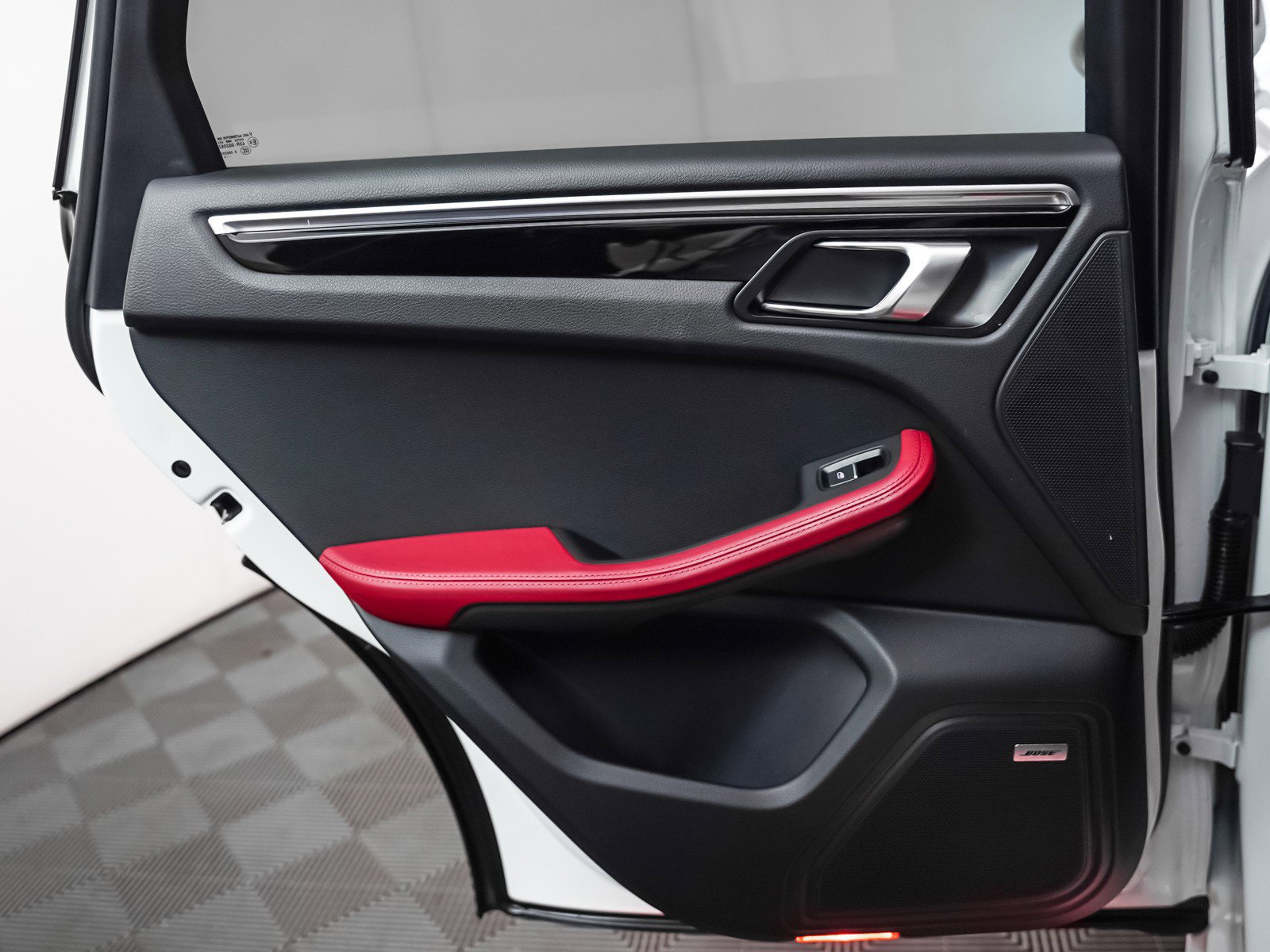 Certified 2024 Porsche Macan image 26