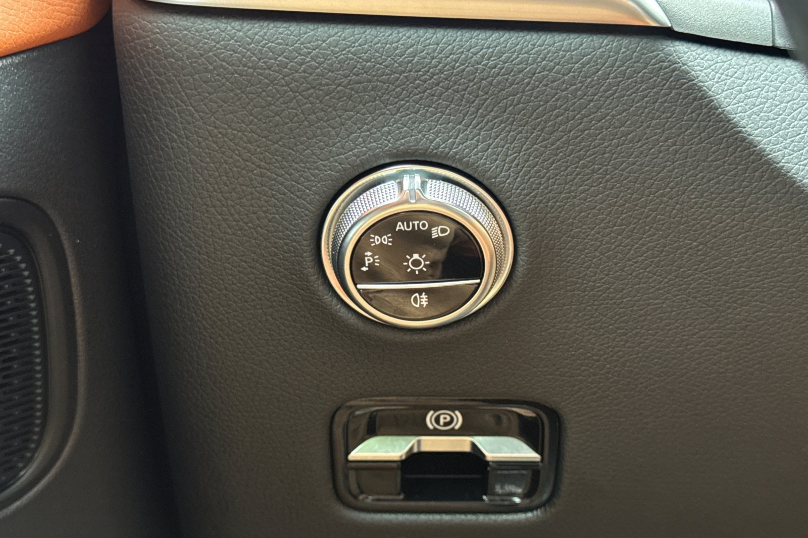 Used 2023 Mercedes-Benz GLC 300 4MATIC image 37