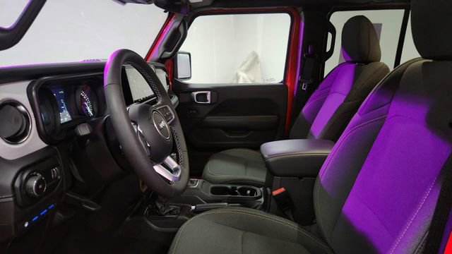 Used 2025 Jeep Wrangler Unlimited Sahara image 15