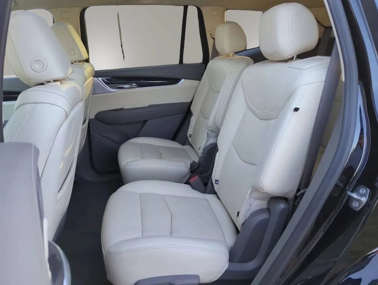 Used 2023 Cadillac XT6 Premium Luxury w/ Technology Package AWD/4WD image 22