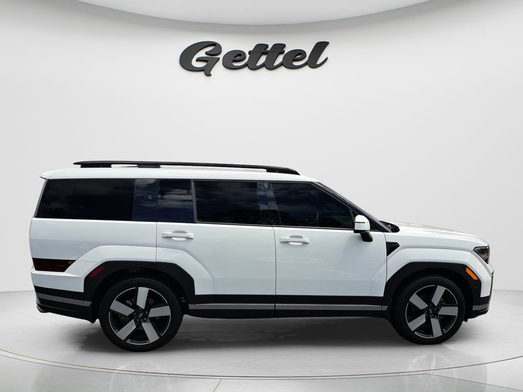 Used 2025 Hyundai Santa Fe Limited image 3