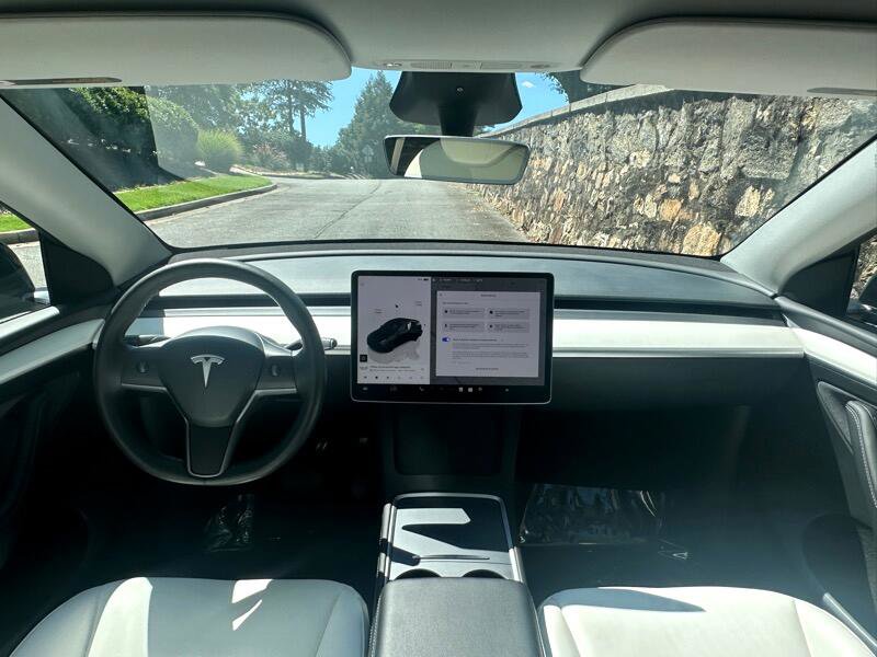 Used 2024 Tesla Model Y Long Range image 4