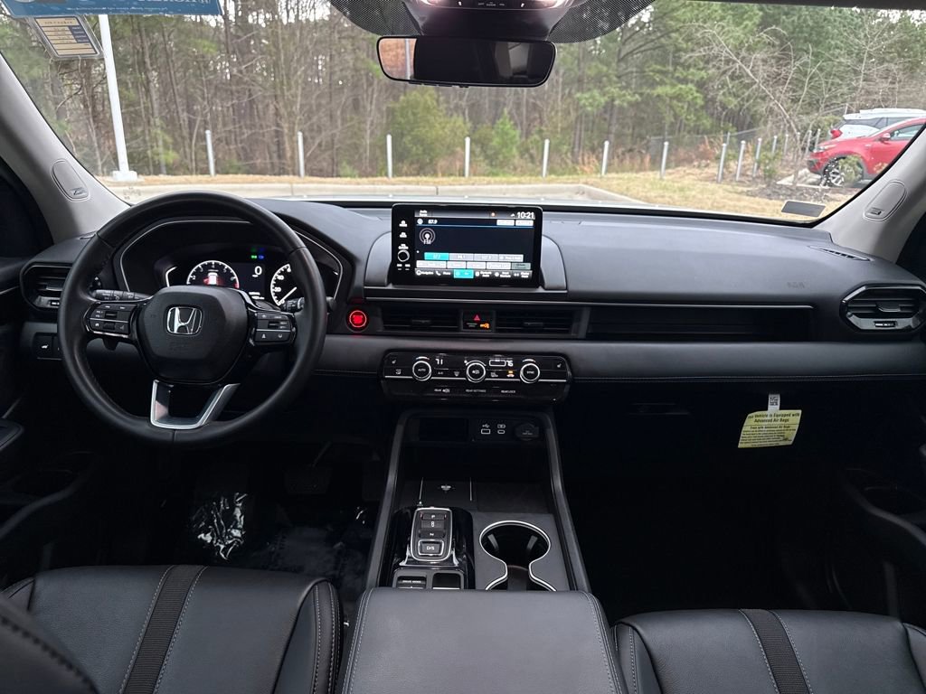 Certified 2025 Honda Pilot Touring image 25