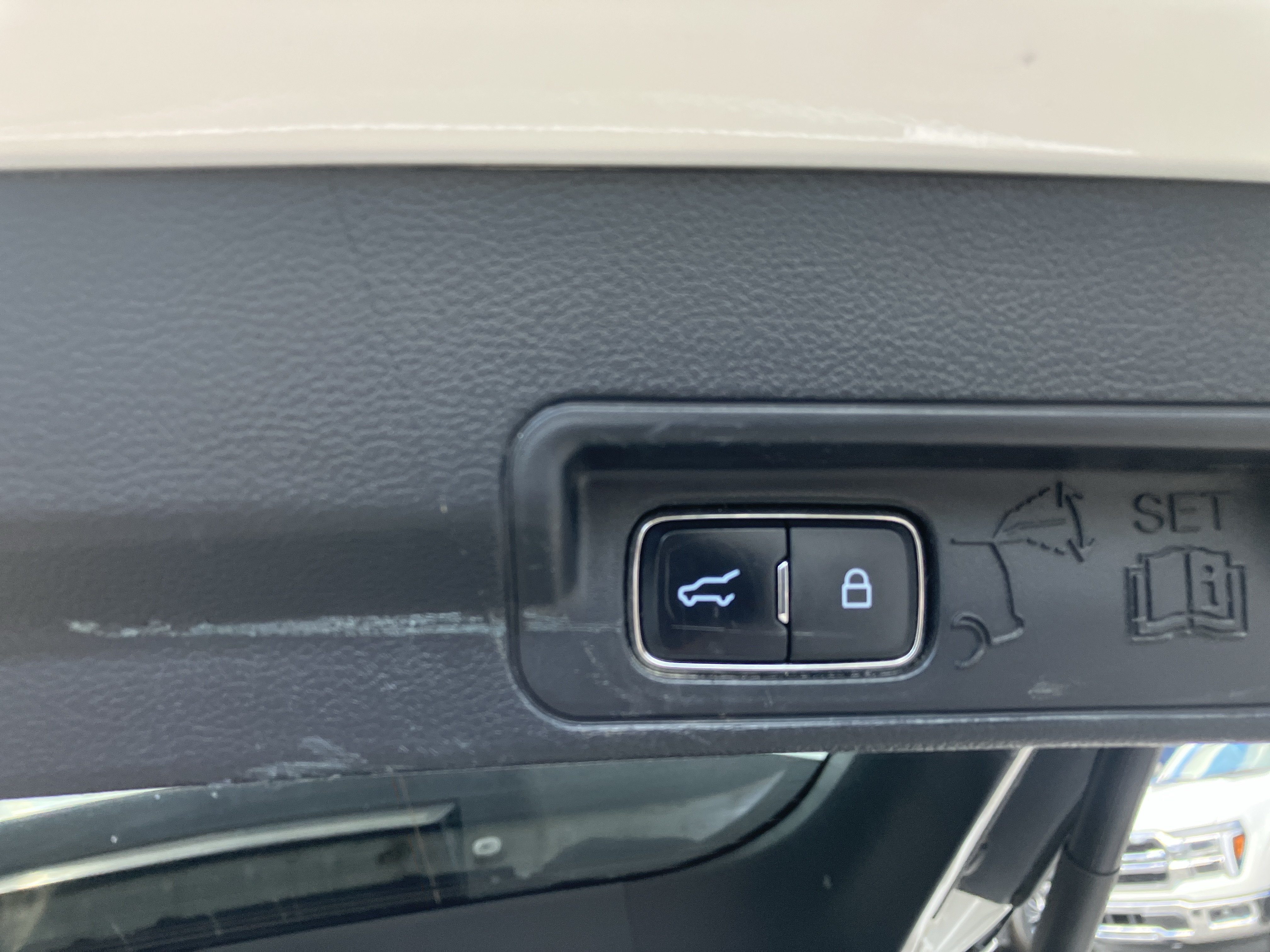 Used 2021 Ford Explorer XLT AWD/4WD image 13