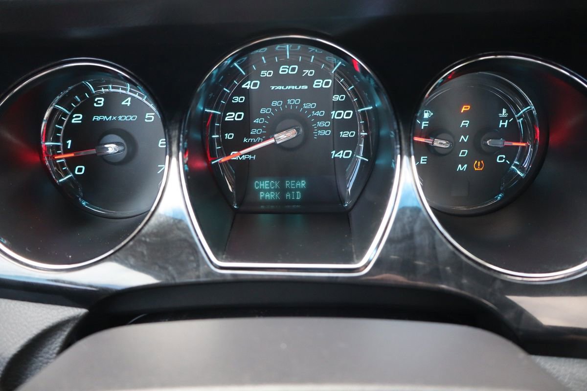 Used 2010 Ford Taurus Limited image 33