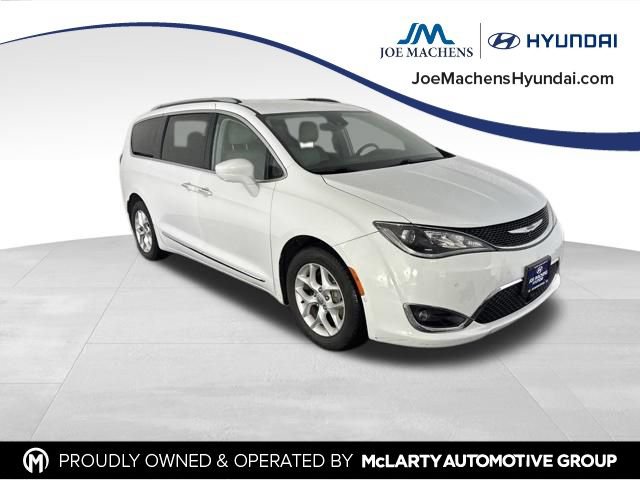 Used 2020 Chrysler Pacifica Touring-L Plus w/ Tire & Wheel Group FWD image 3