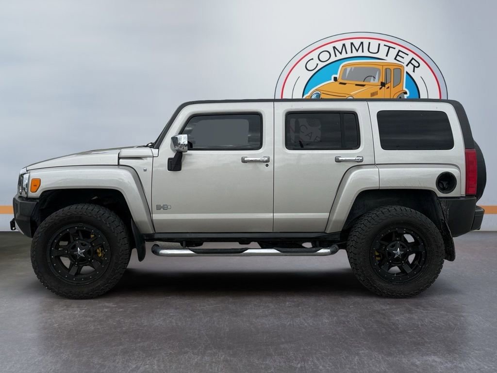 Used 2009 HUMMER H3 Luxury image 2
