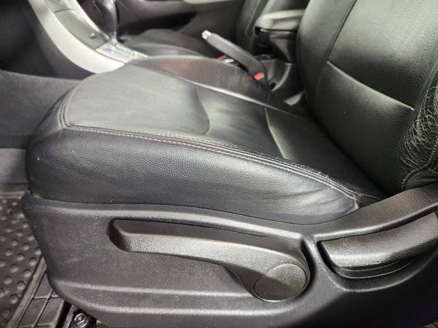 Used 2012 Hyundai Elantra Limited w/ Technology Pkg 5 FWD image 26