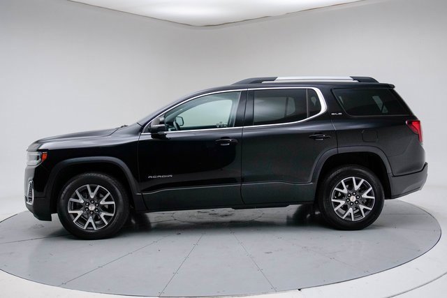 Used 2023 GMC Acadia SLE w/ Driver Convenience Package image 3