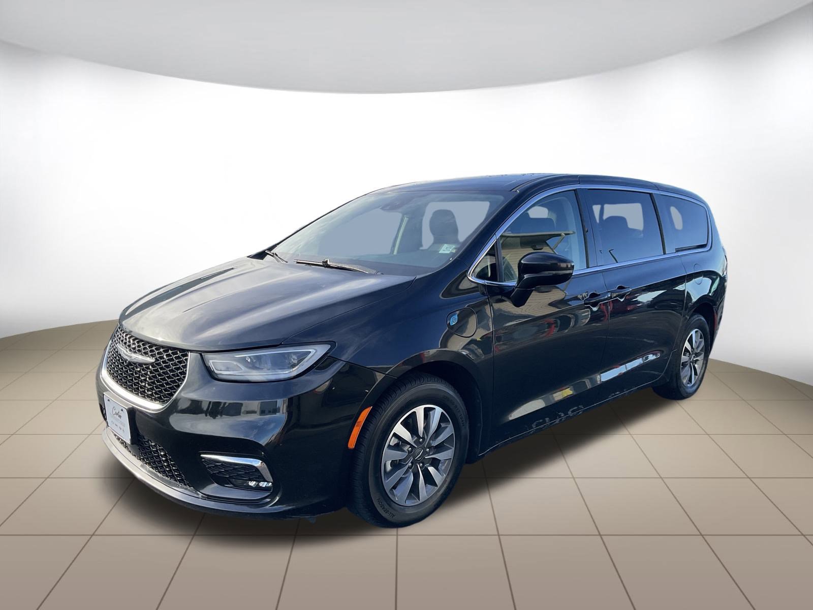 Used 2022 Chrysler Pacifica Touring-L FWD image 3