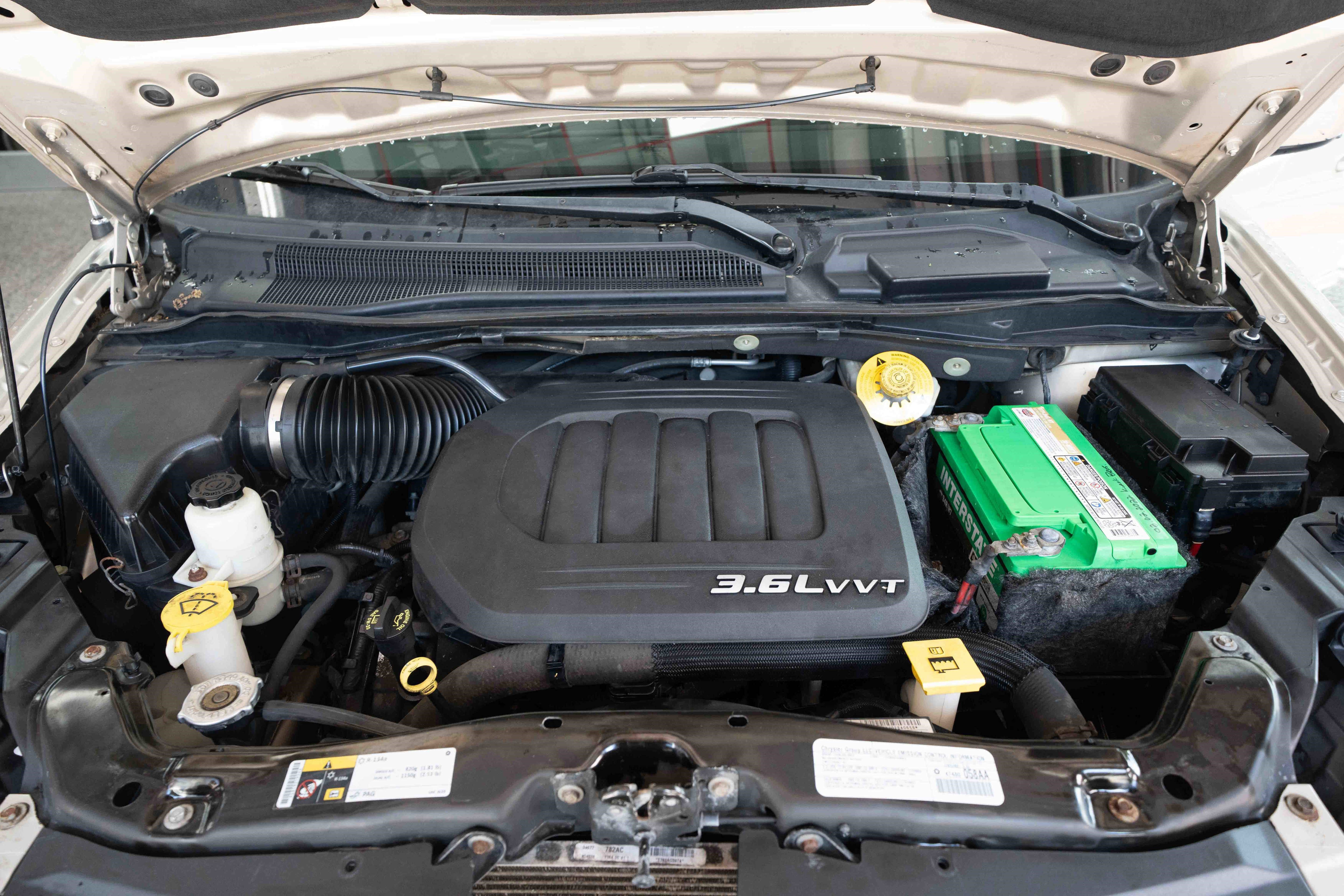 Used 2014 Chrysler Town & Country Touring image 30