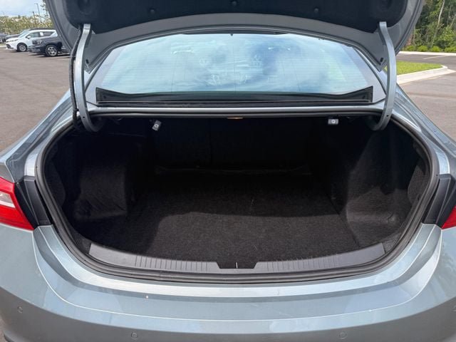 Used 2025 Chevrolet Malibu LT FWD image 11