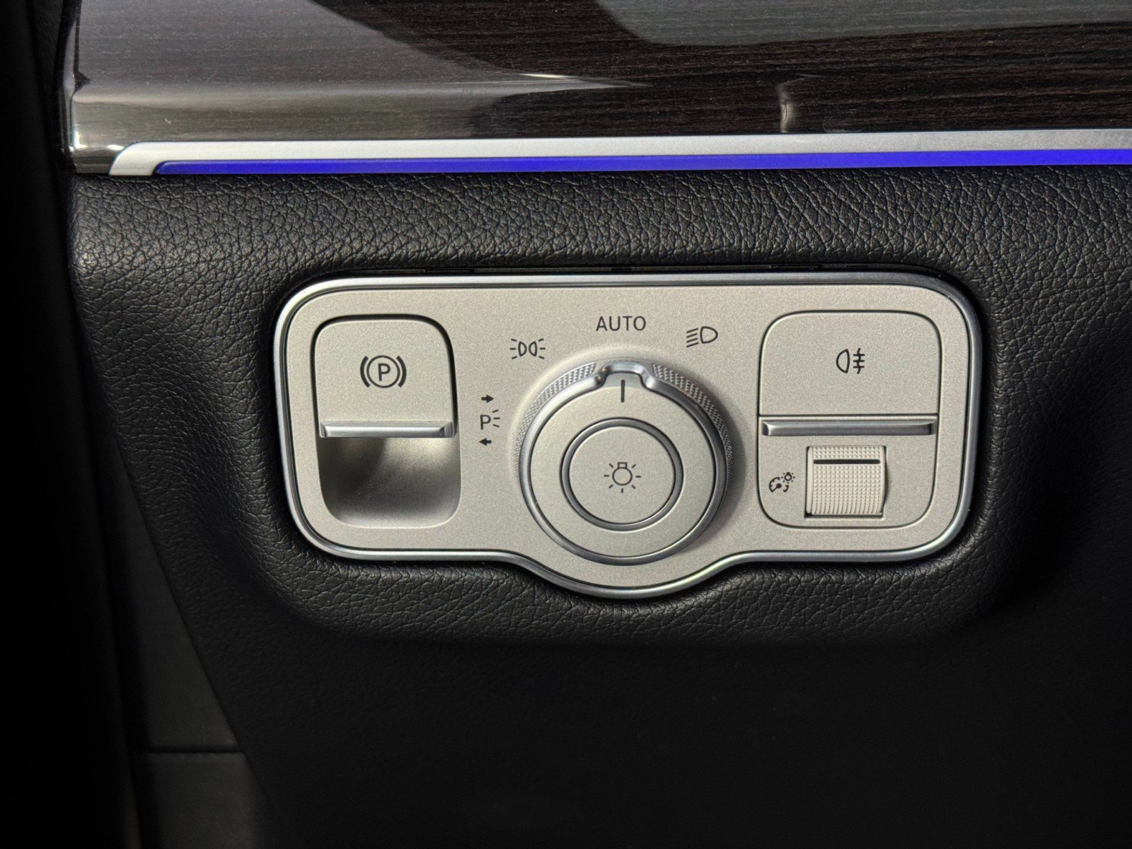 Used 2021 Mercedes-Benz GLE 350 w/ Premium Package image 18