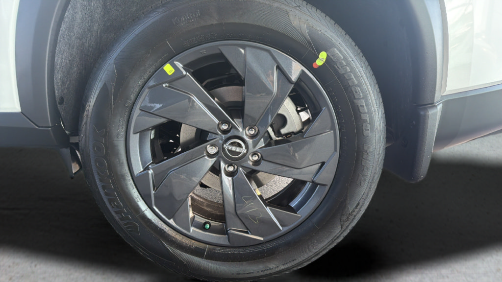 New 2026 Nissan Rogue SV AWD/4WD image 15