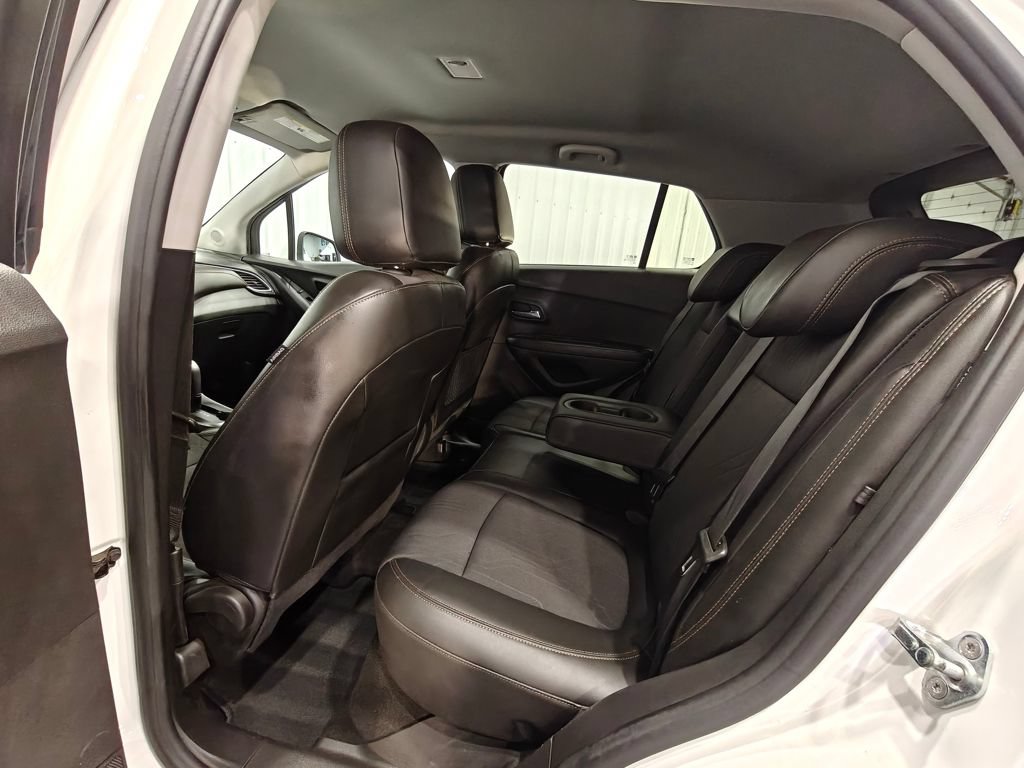Used 2022 Chevrolet Trax LT w/ Driver Confidence Package AWD/4WD image 25