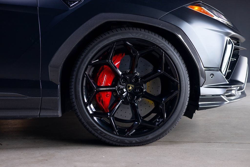 Used 2024 Lamborghini Urus Performante AWD/4WD image 12