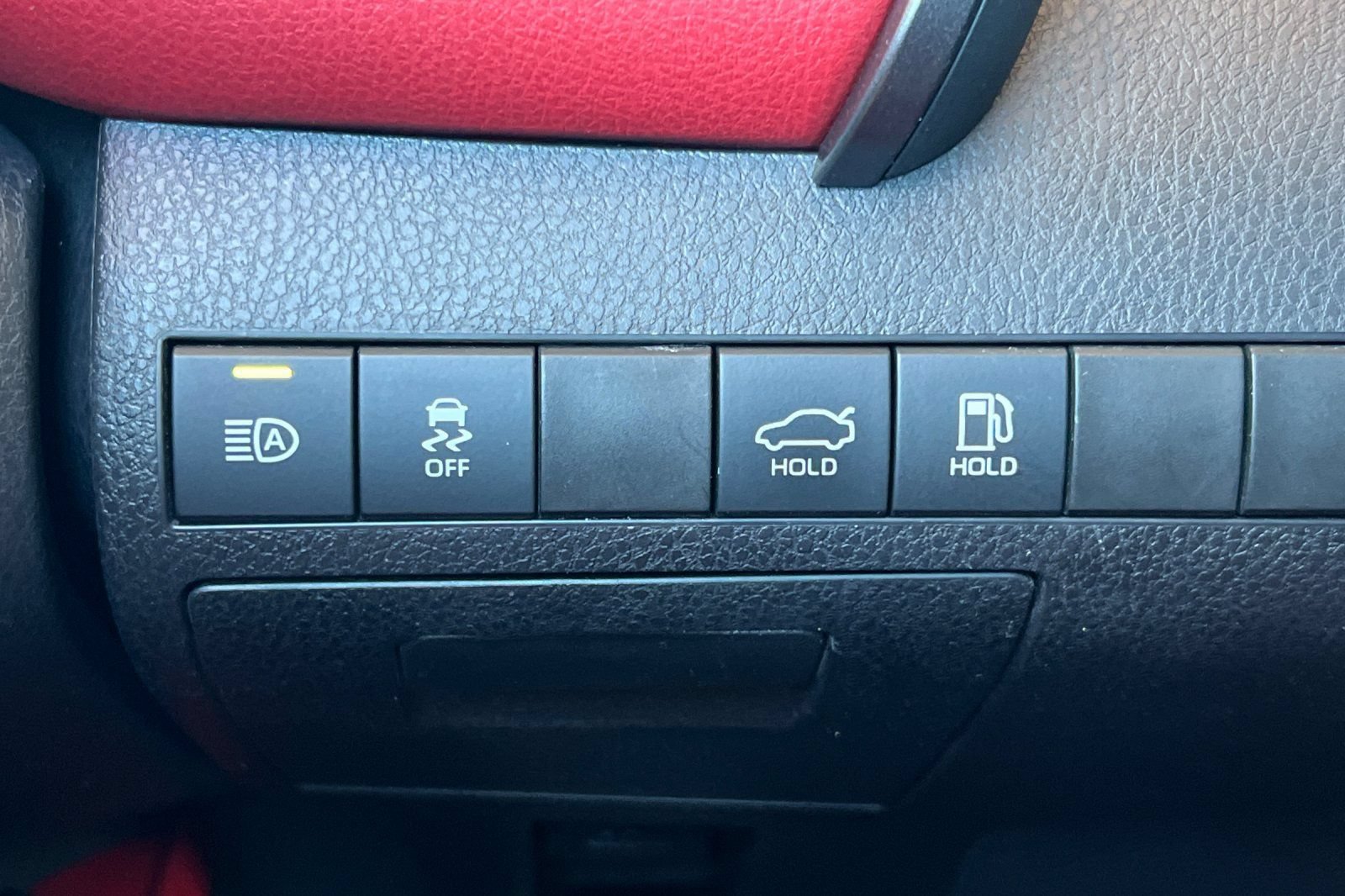 Certified 2019 Toyota Camry XSE FWD image 31