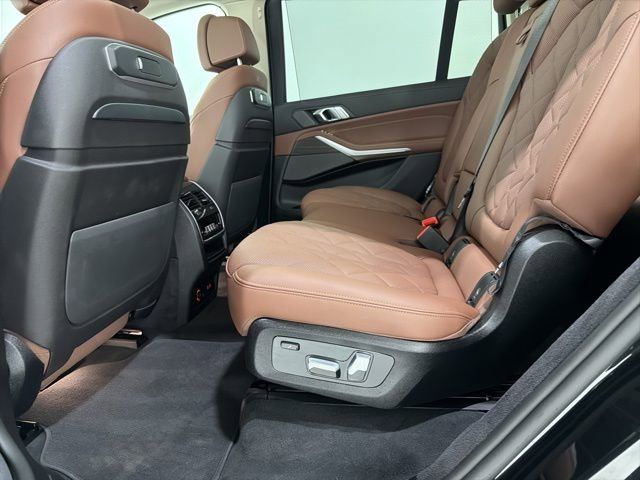Used 2026 BMW X7 xDrive40i w/ Premium Package image 17