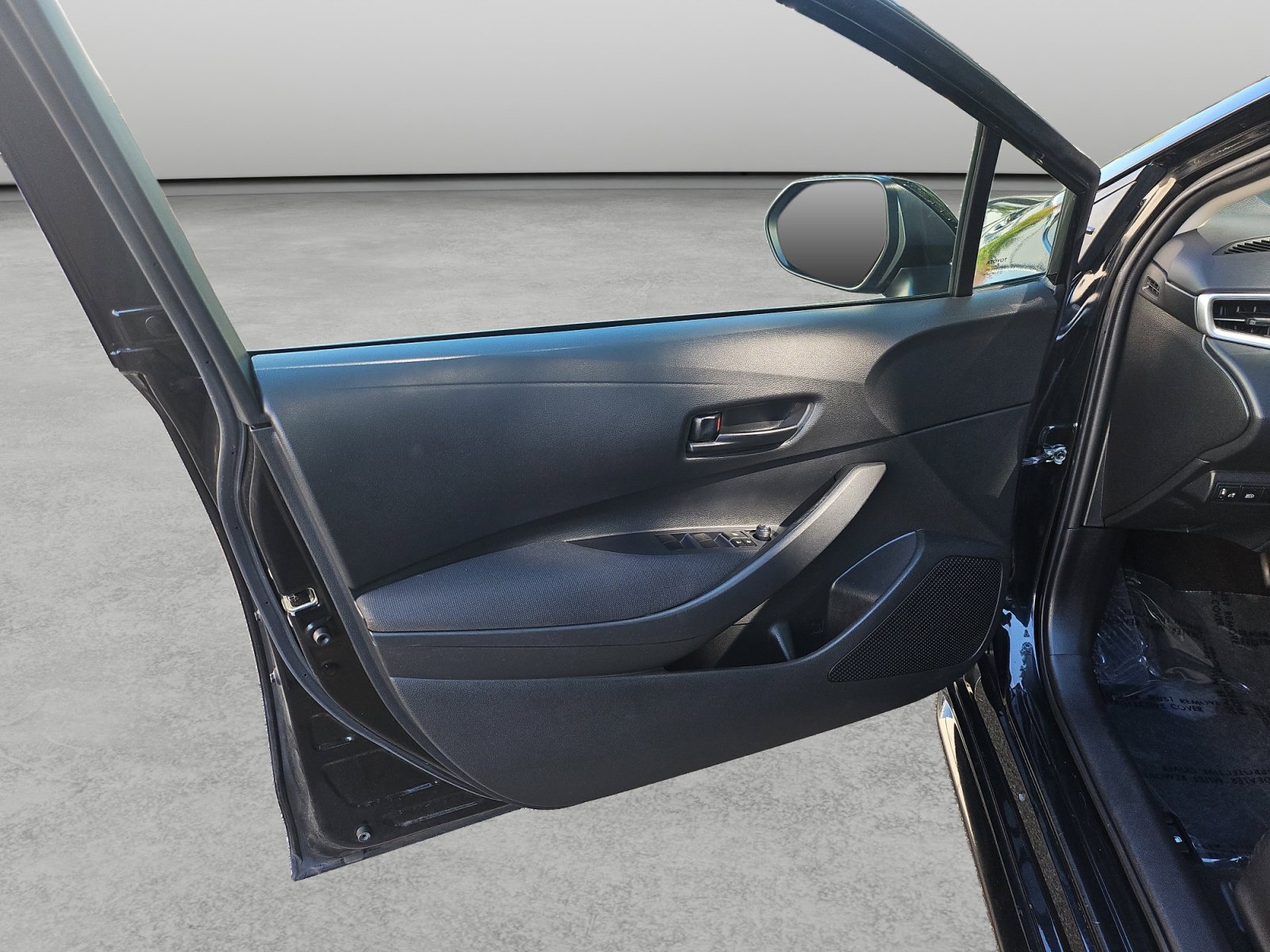 Used 2023 Toyota Corolla LE FWD image 34