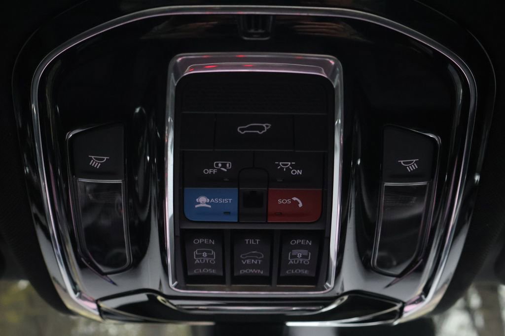 Used 2024 Jeep Grand Cherokee Overland image 37