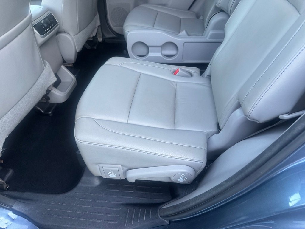 Used 2018 Toyota Highlander SE image 14