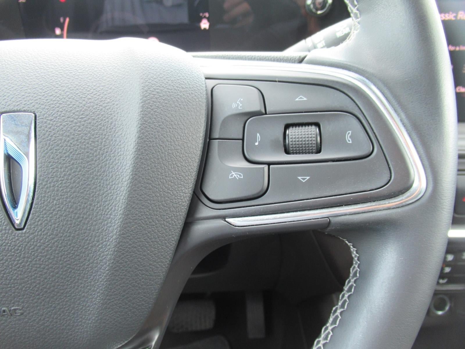 Used 2024 Buick Encore GX Preferred FWD image 24