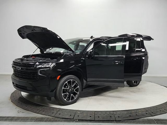 Used 2024 Chevrolet Suburban RST RWD image 11
