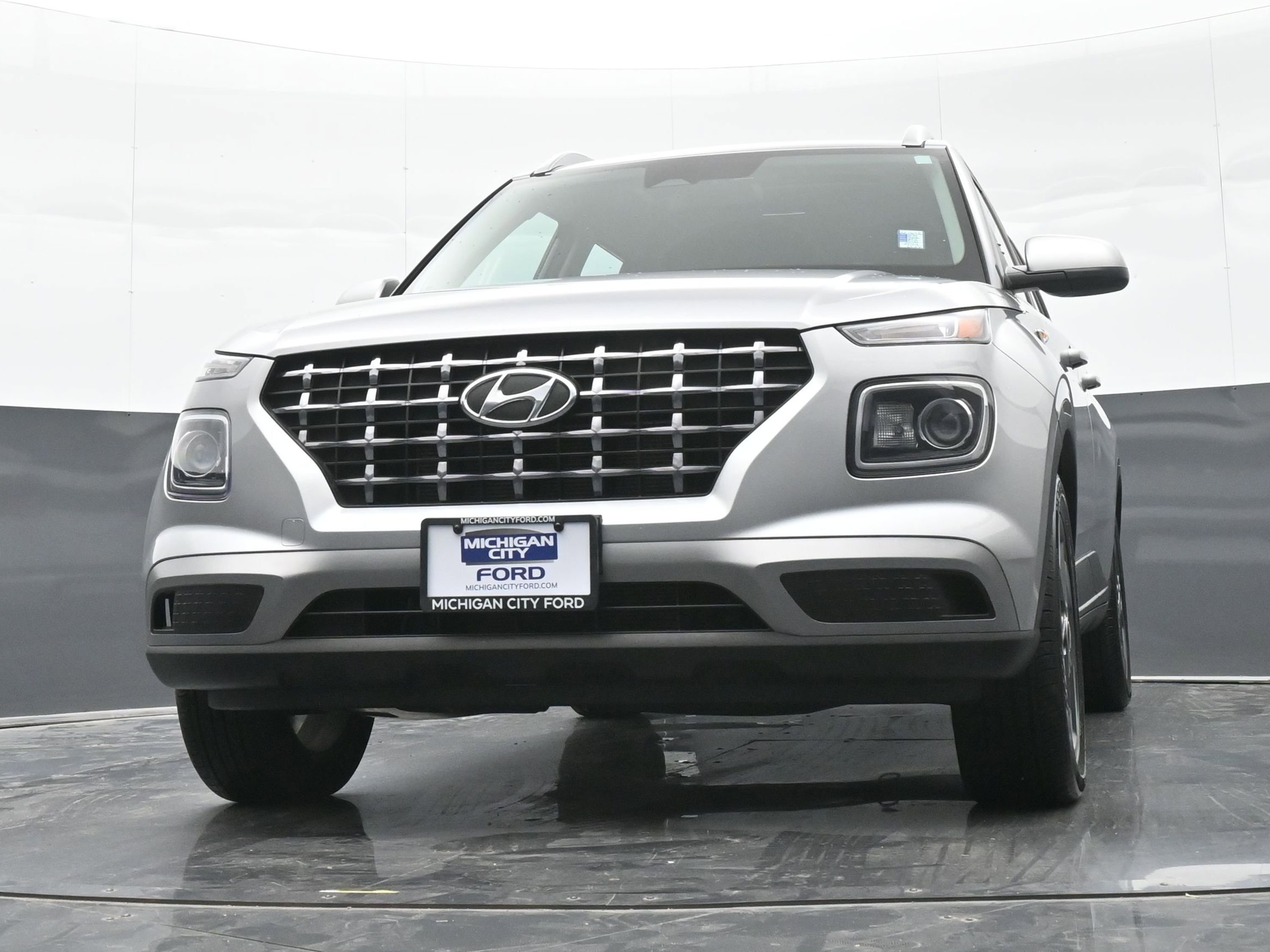 Used 2024 Hyundai Venue SEL image 40