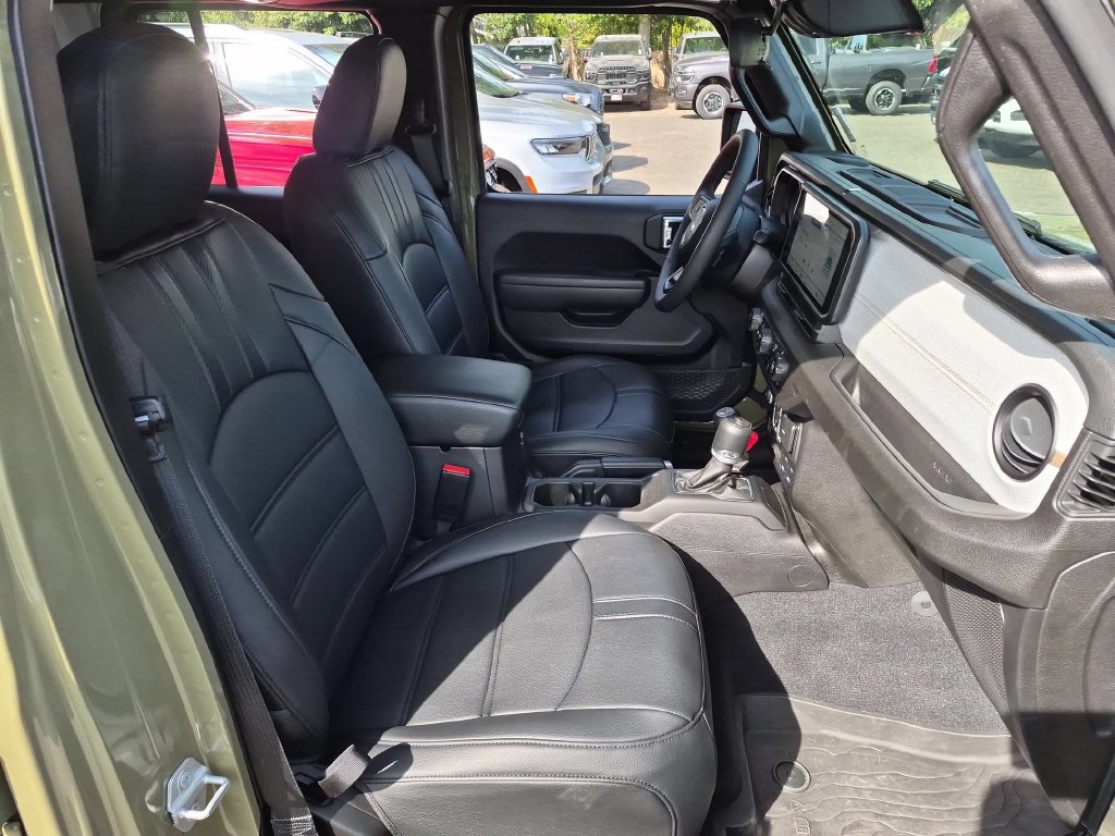 Certified 2025 Jeep Wrangler Unlimited Sport AWD/4WD image 16